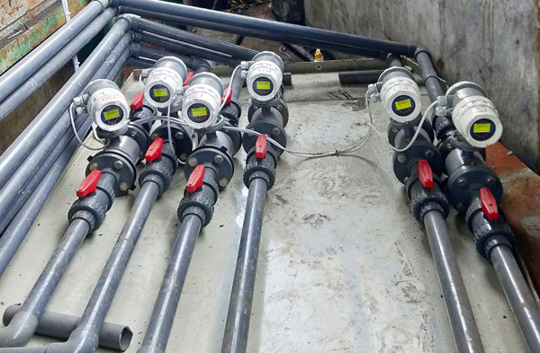 米科品牌鉑金電極電磁流量計的現場圖片